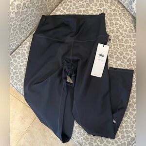 NWT Large ALO Yoga  Leggings